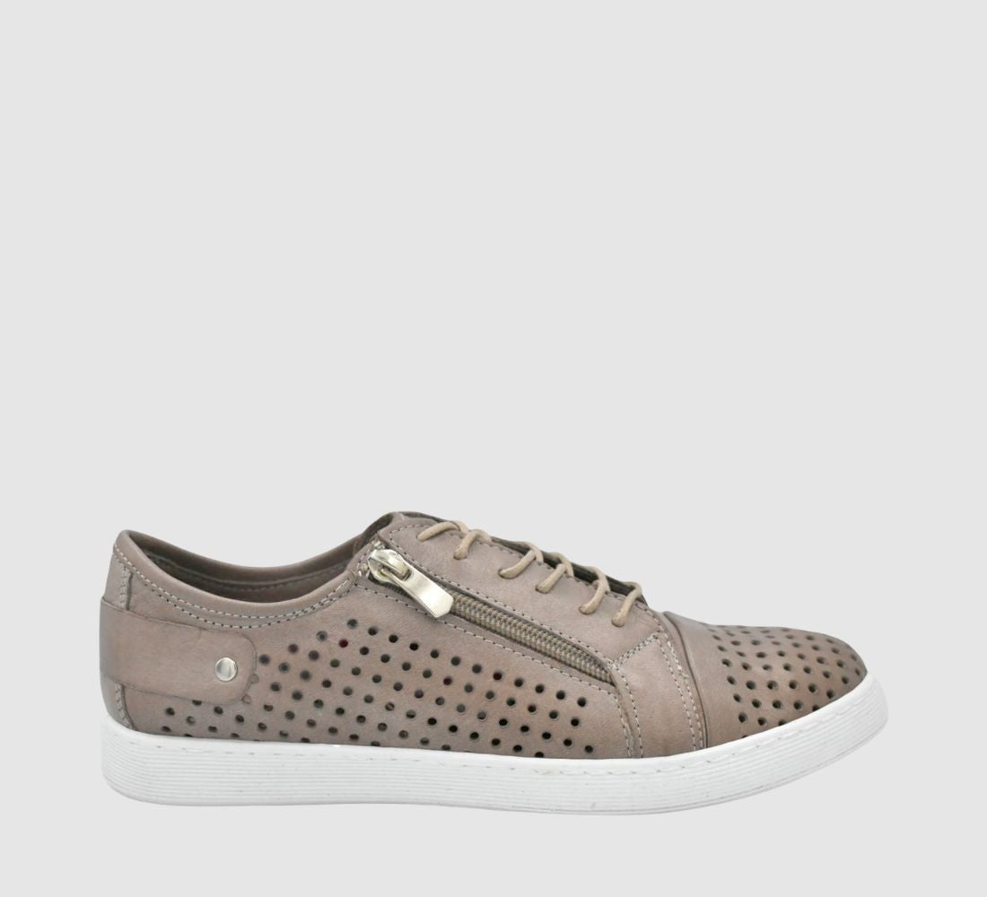 EG17 LACE UP SOFT HOLE UPPER