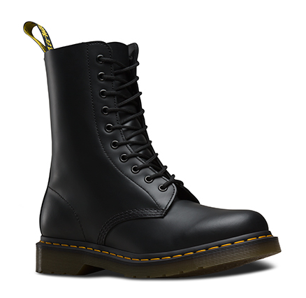 1490Z 10 hole boot by Dr Martens