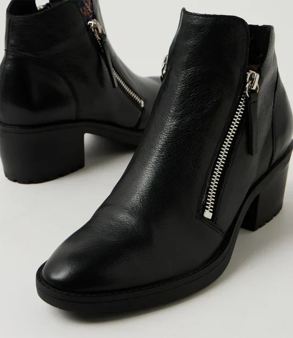 DJANGO & JULIETTE