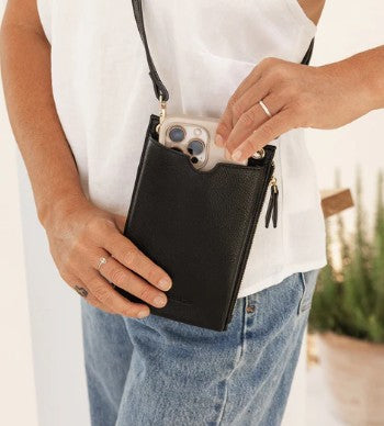 Suki Phone Bag By Louenhide