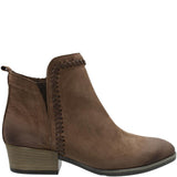 Lisa Detailed Boot By Bueno