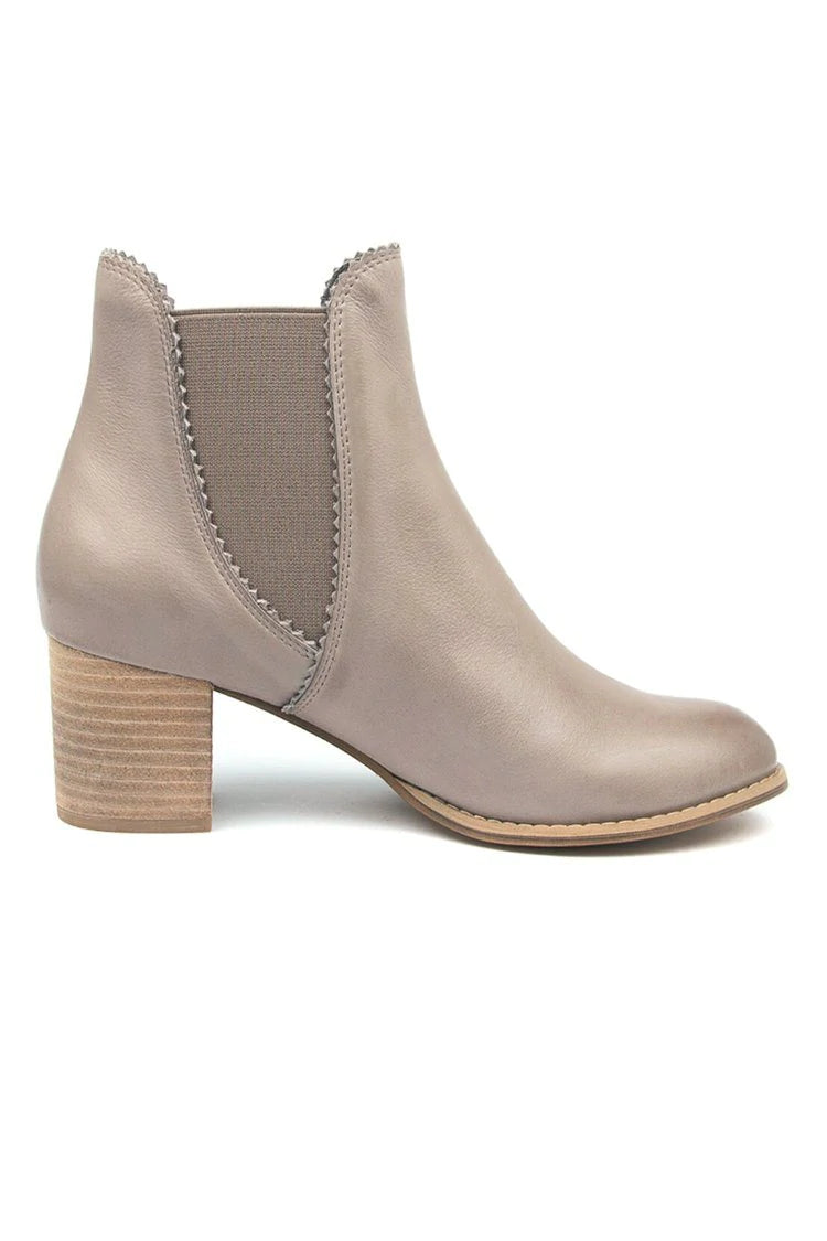 Sadore boots top